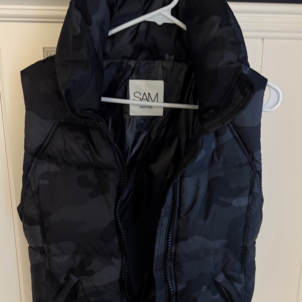 SAM. Black Camo Puffer Vest